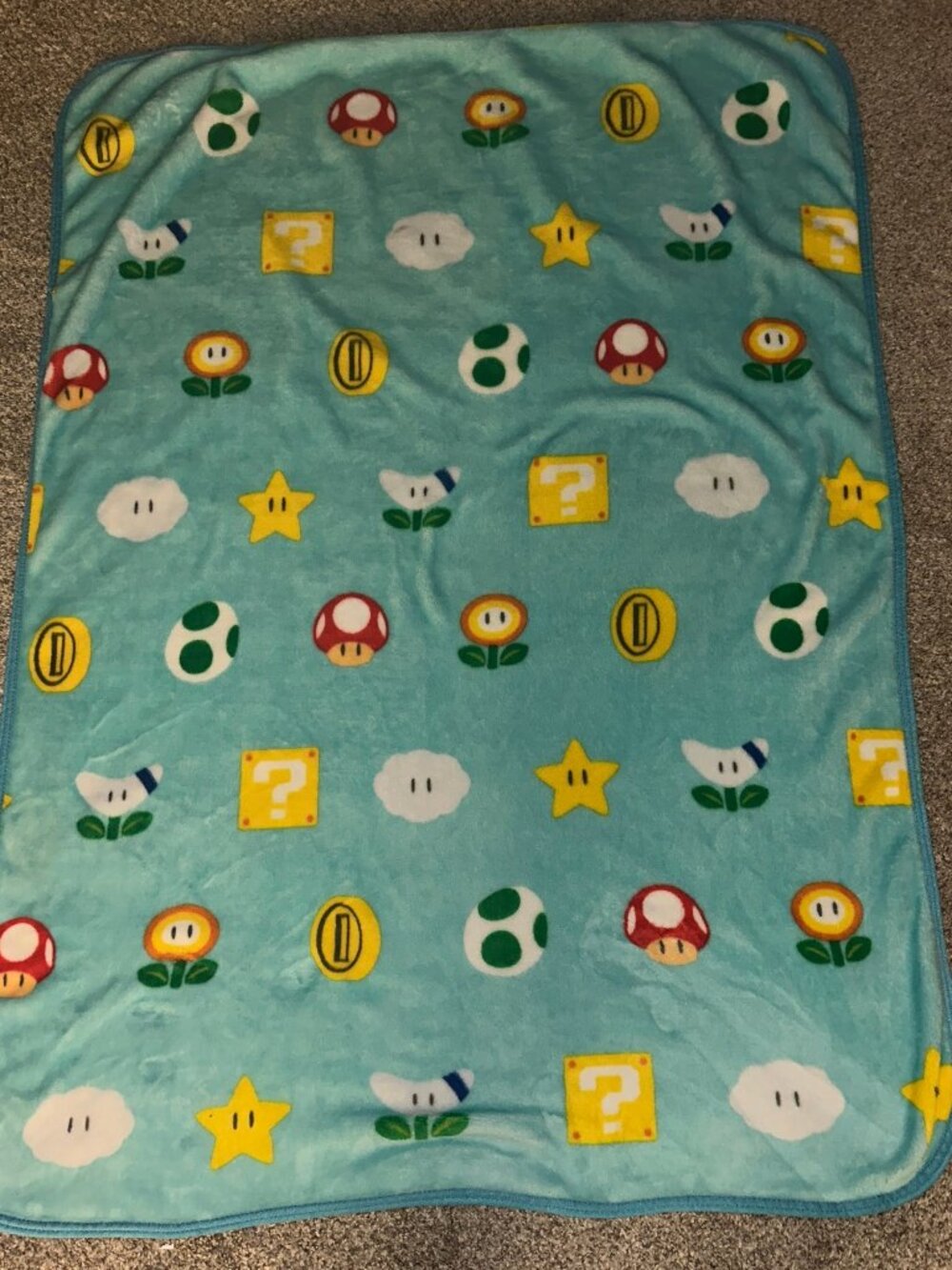 Nintendo Super Mario Kids Baby Yoshi Fleece Blanket Throw 37 x 49" coin mushroom